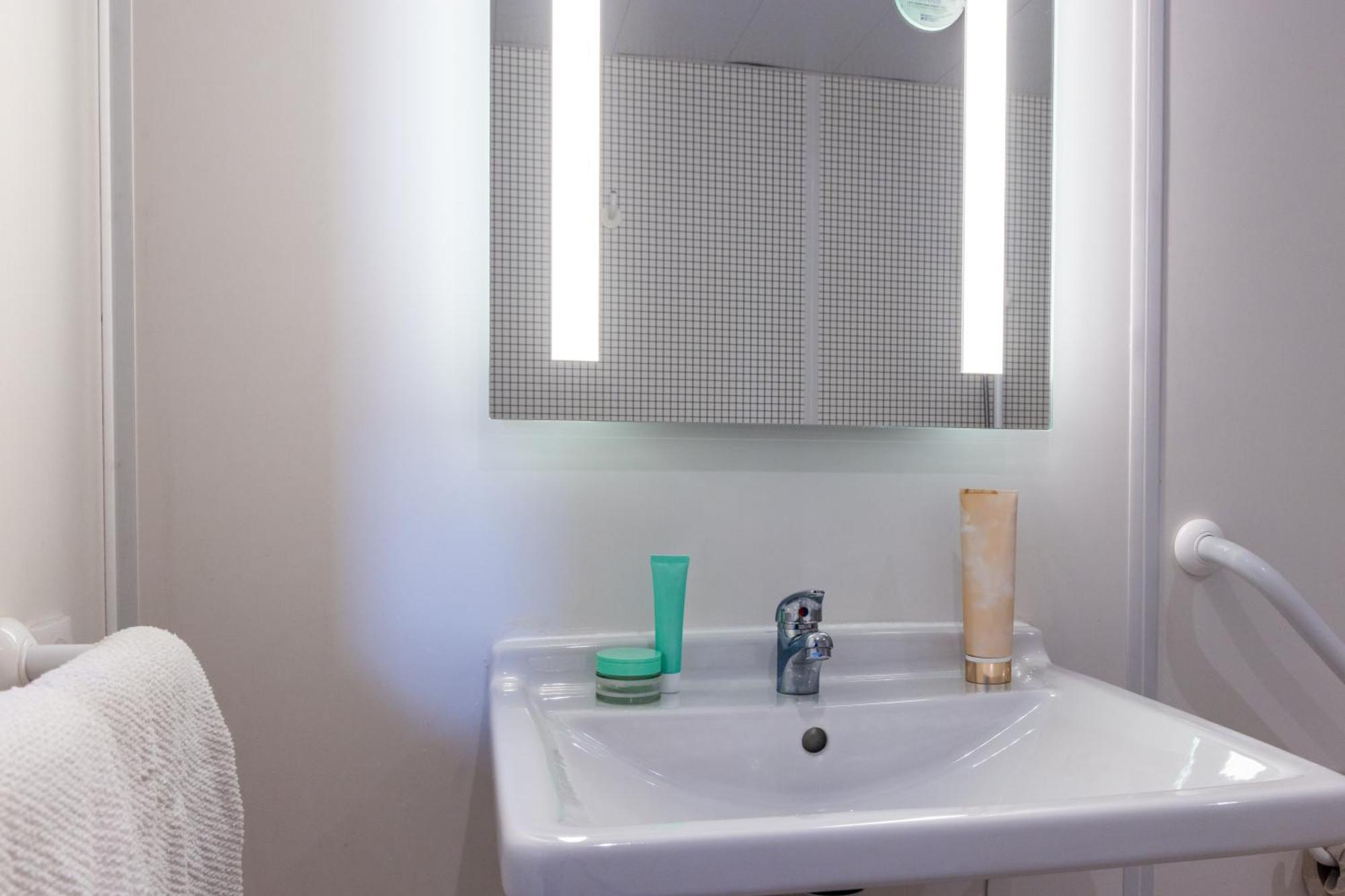 Ibis Budget Paris Ouest Hotel