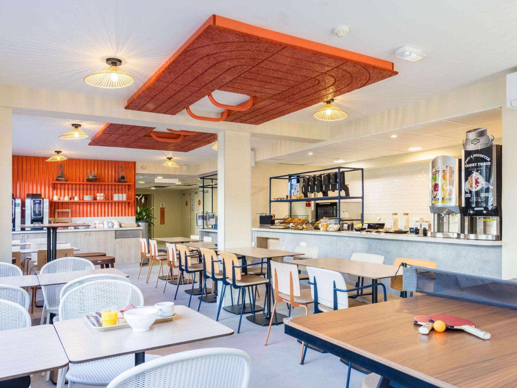 Ibis Budget Paris Ouest Hotel