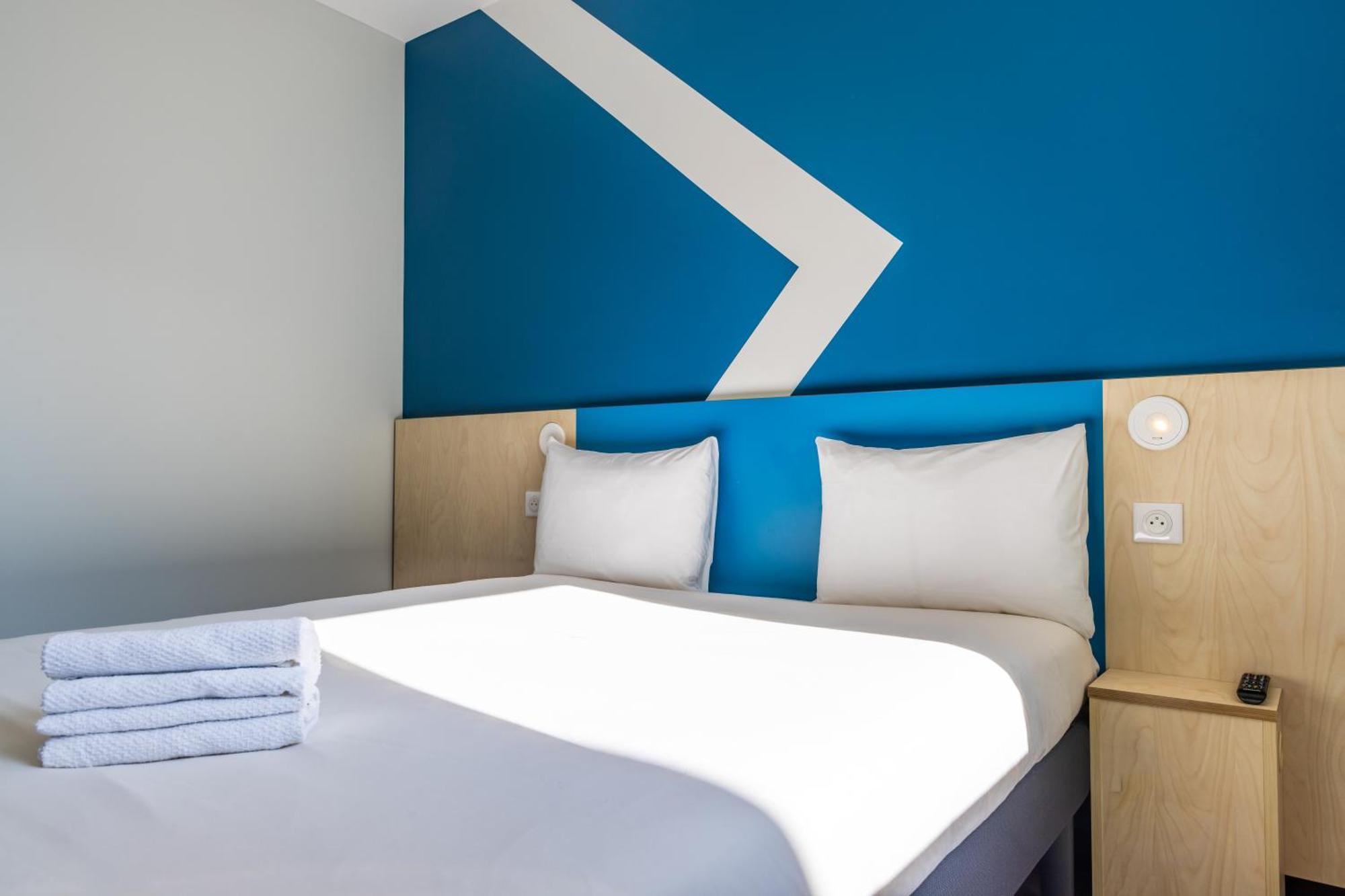 Ibis Budget Paris Ouest 2*